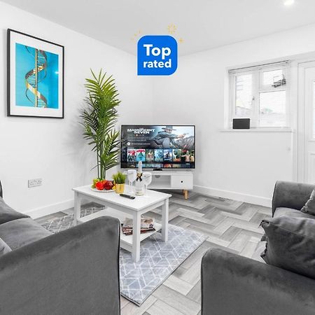 5 Bedroom House - 10 Guests - Multiple Off Street Parking - Garden - Smart Tv - Wifi - Contractors - Families - Groups Birmingham Exteriér fotografie