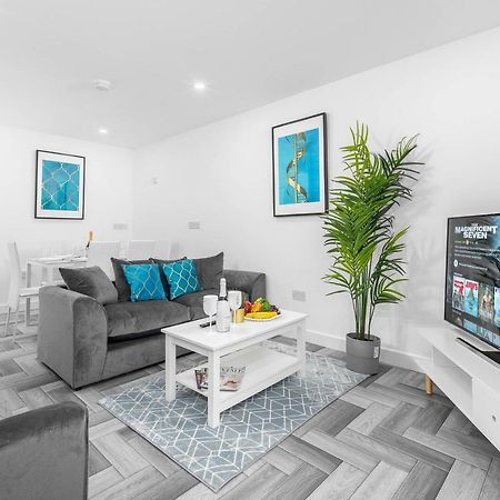 5 Bedroom House - 10 Guests - Multiple Off Street Parking - Garden - Smart Tv - Wifi - Contractors - Families - Groups Birmingham Exteriér fotografie
