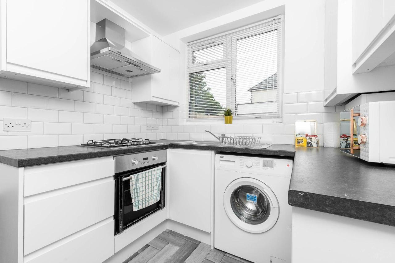 5 Bedroom House - 10 Guests - Multiple Off Street Parking - Garden - Smart Tv - Wifi - Contractors - Families - Groups Birmingham Exteriér fotografie