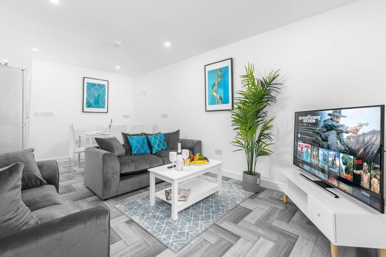5 Bedroom House - 10 Guests - Multiple Off Street Parking - Garden - Smart Tv - Wifi - Contractors - Families - Groups Birmingham Exteriér fotografie
