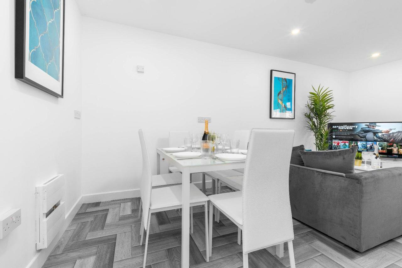5 Bedroom House - 10 Guests - Multiple Off Street Parking - Garden - Smart Tv - Wifi - Contractors - Families - Groups Birmingham Exteriér fotografie