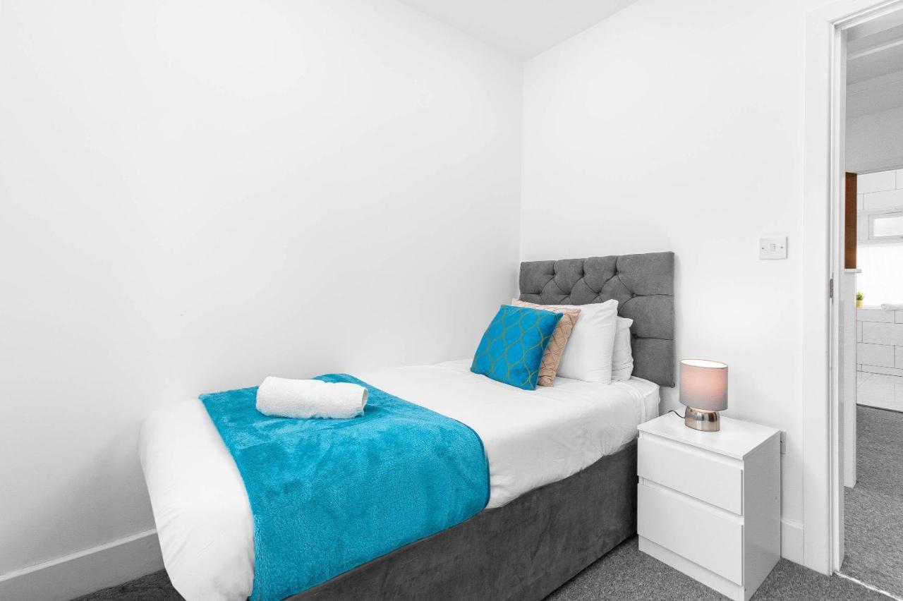 5 Bedroom House - 10 Guests - Multiple Off Street Parking - Garden - Smart Tv - Wifi - Contractors - Families - Groups Birmingham Exteriér fotografie