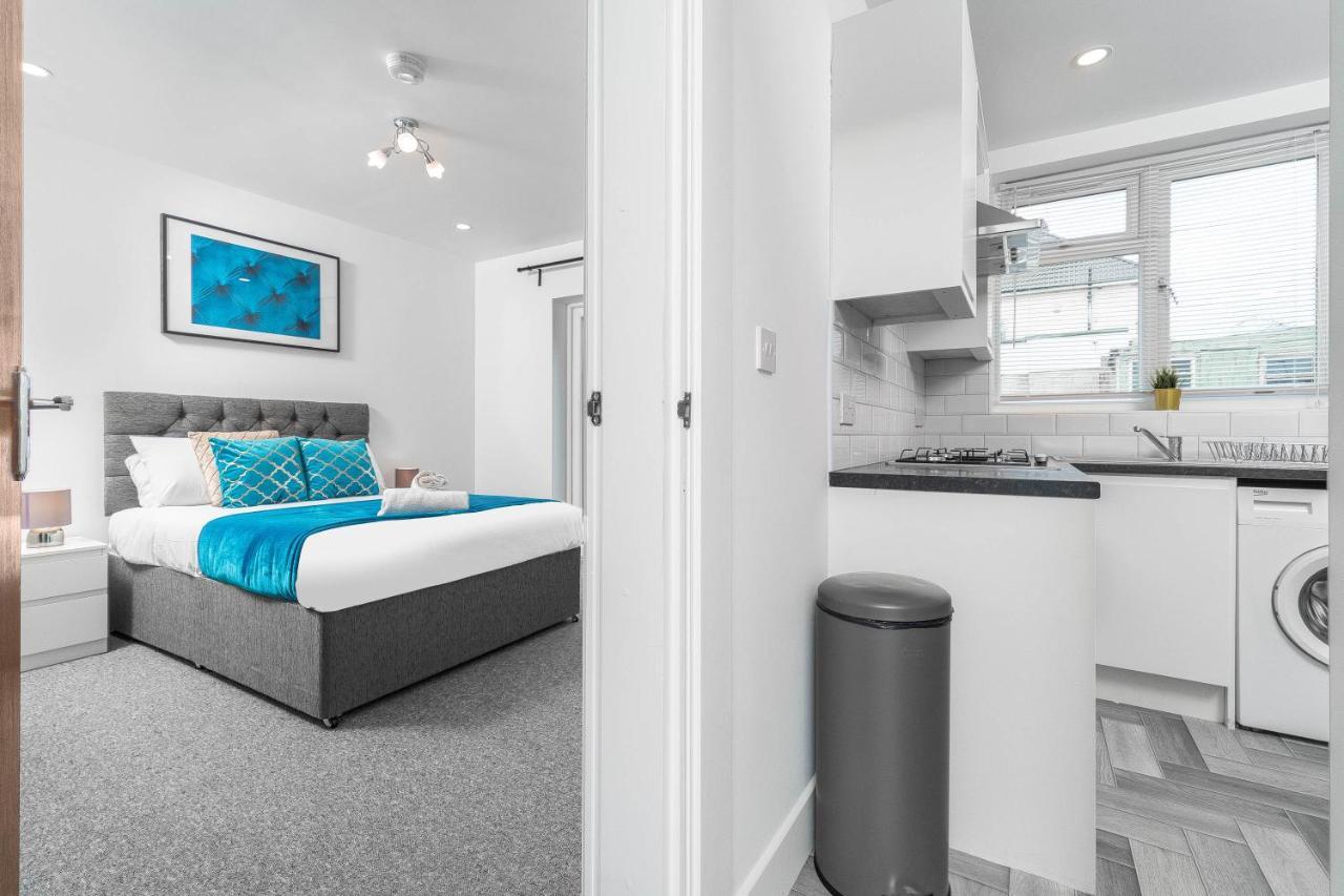 5 Bedroom House - 10 Guests - Multiple Off Street Parking - Garden - Smart Tv - Wifi - Contractors - Families - Groups Birmingham Exteriér fotografie